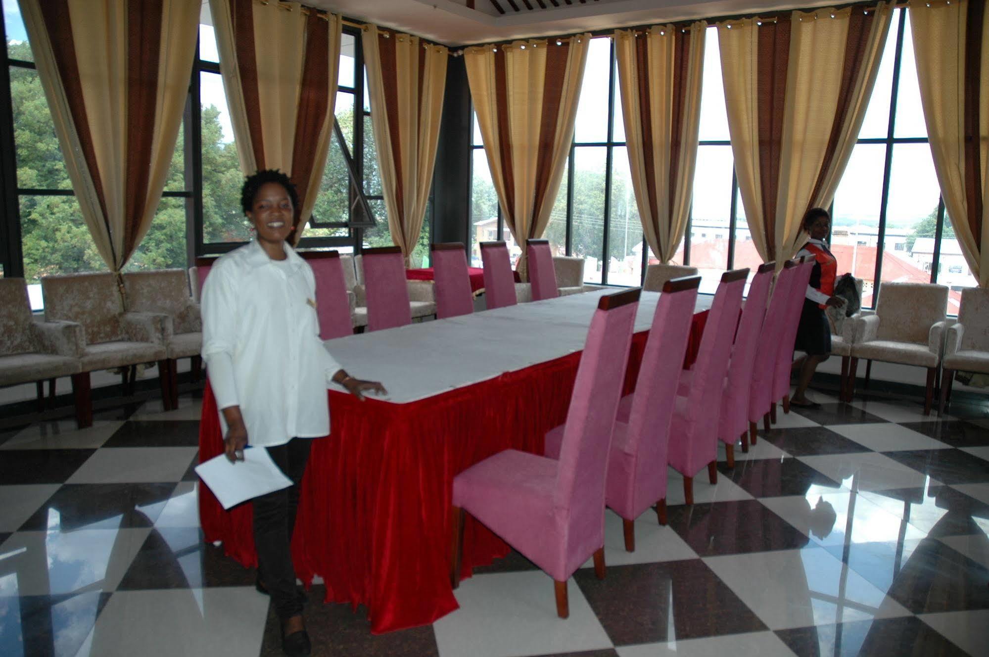 Golden Chopsticks Hotel ليفينغستون المظهر الخارجي الصورة